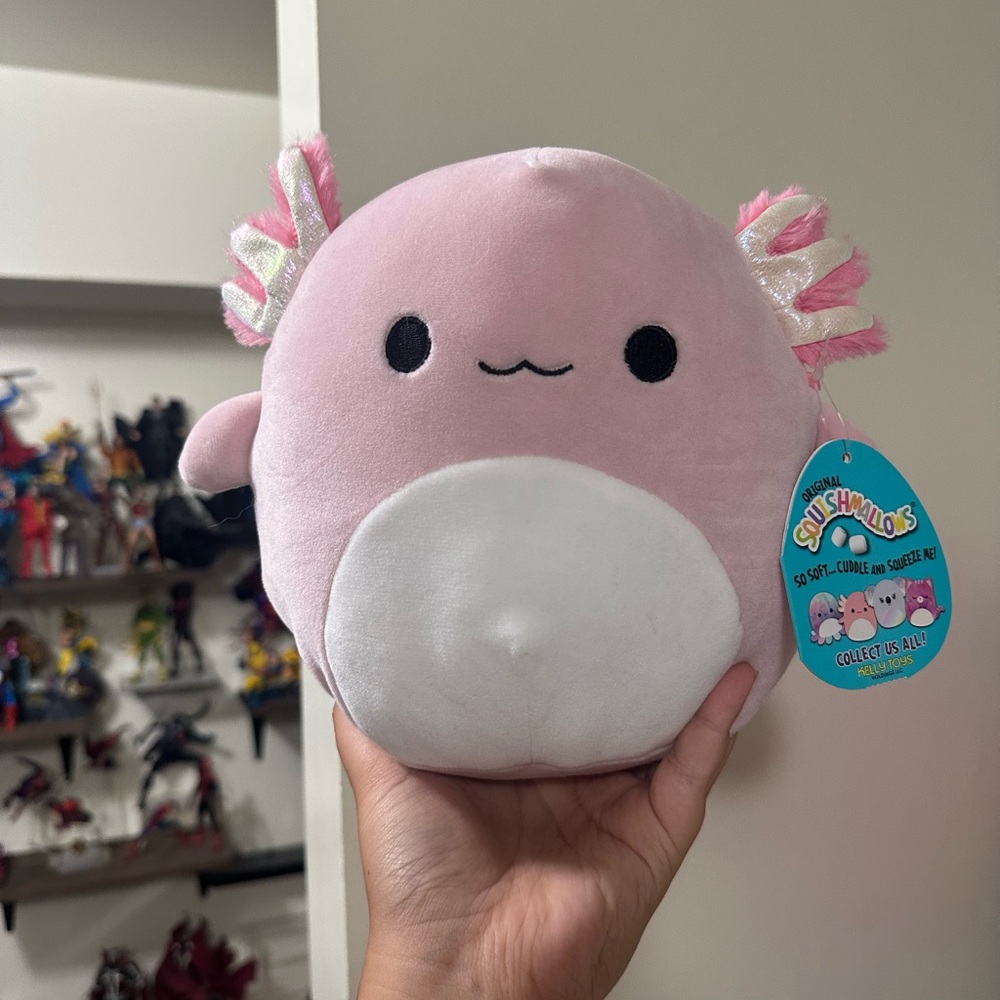 8" cracker barrel exclusive light pink Archie axolotl squishmallow NWT